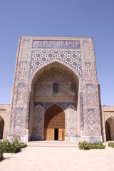 Fototapeta na wymiar Portal der Kok-Gumbaz-Moschee in Shaxrisabz - Usbekistan