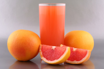 Grapefruit juice and ripe grapefruits
