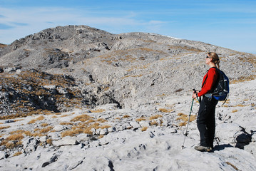 Fototapeta premium Randonneuse pendant l'ascension du Pic d'Anie