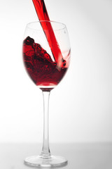 red wine pour into glass