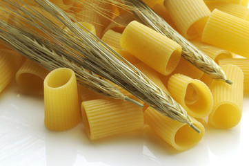 Pasta cruda con spighe