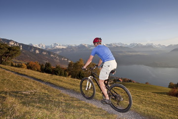 Fototapeta premium Mountainbiker