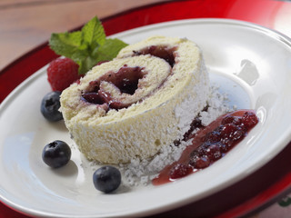 red plate rolled cake