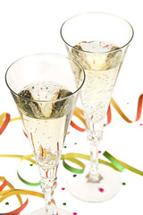 zwei gläser champagner an silvester