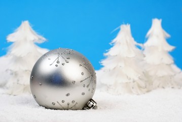 boule de noel à la neige