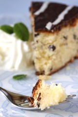 stracciatella kuchen mit sahne