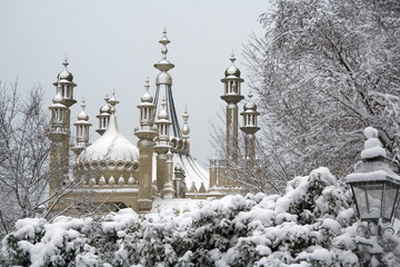 Fototapeta na wymiar Brighton Pavilion w zimie