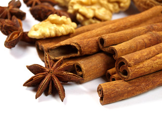 Star anise, walnuts and cinnamon
