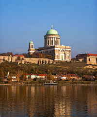 Fototapeta na wymiar Esztergom cathedral, Hungary