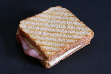 Toast mit Schinken und Käse