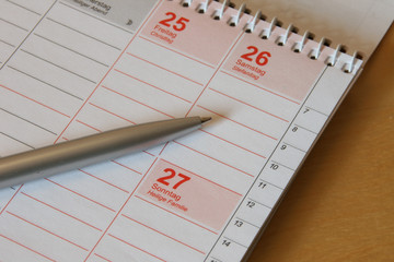 tischkalender mit Kugelschreiber