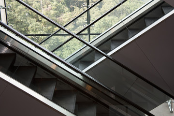 Obraz premium Escalators moving up and down