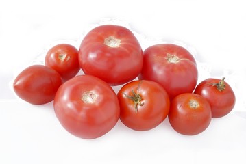 pink and red tomatoes
