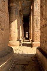 salle hypostyle d'un temple égyptien