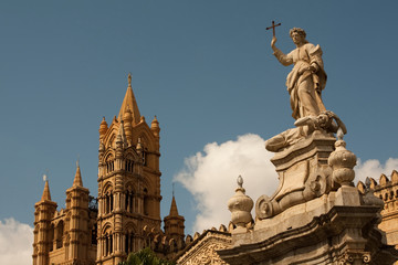 Fototapeta na wymiar Palermo - Spojrzenie Cathedral