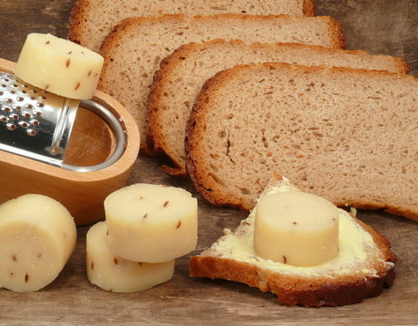 K&auml;sestulle
