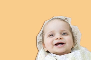 Bébé souriant