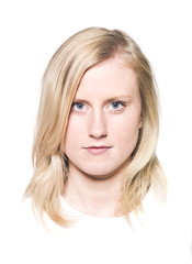 Naklejka premium Portrait of a young woman