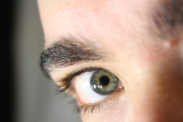 Auge rechts