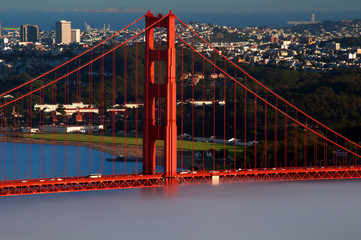 Plakat przechwytywania obrazu miasta San Francisco i Golden Gate Bridge