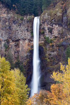 multnomah falls waterfall oregon