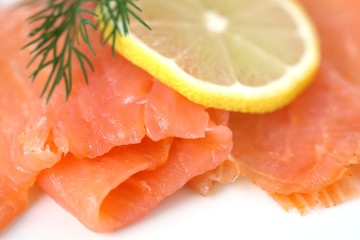 Lachs mit Zitrone und Dill