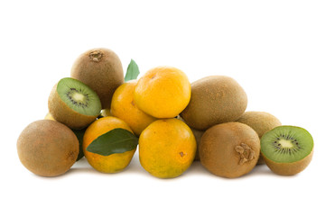 Fototapeta premium pile of tangerines and kiwi isolated on white