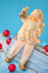 Weihnachtsmann mit Glöckchen