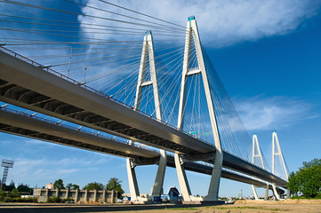 Obraz premium Cable-braced bridge across the river