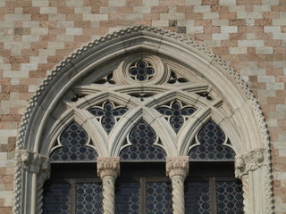 Balcón gótico-flamigero en el Palacio Ducal de Venecia