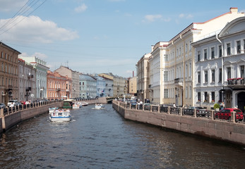 Fototapeta na wymiar Zobacz w Petersburgu, w Rosji