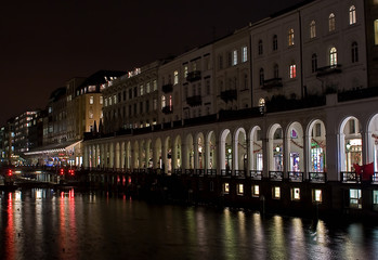 Alsterarkaden bei Nacht