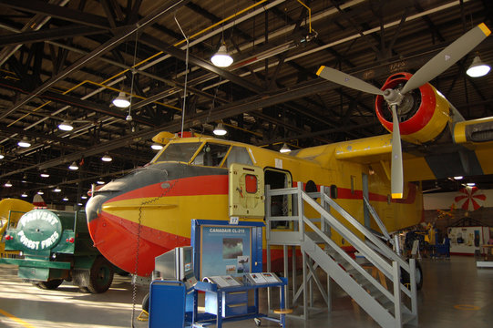 Canadair CL-215 (1)