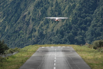 Flugzeugstart im Himalaja, Lukla, Everest Region