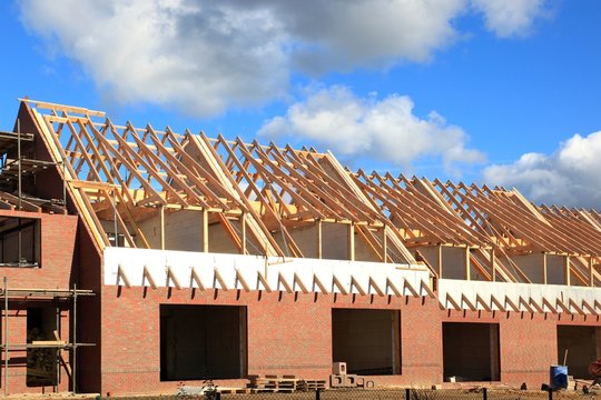 Neubau Dachstuhl Dachbalken Reihenhaus Rohbau