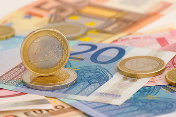 pièces et billets d'euros