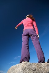 Naklejka premium down pointing woman