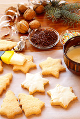 Decorating Christmas cookies
