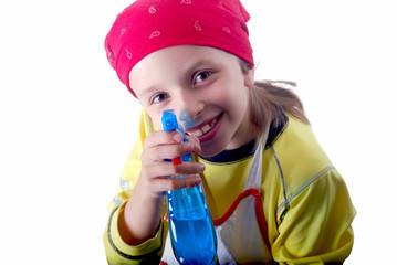 M&eacute;nag&egrave;re enfant suriante