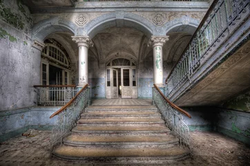 Fototapeten Alte Treppe in Beelitz © Grischa Georgiew