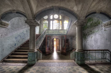 Selbstklebende Fototapete Altes Krankenhaus Beelitz Beelitzer Säulengewölbe