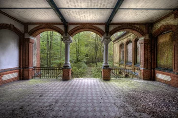 Zelfklevend Fotobehang Oud Ziekenhuis Beelitz Zuilengalerij