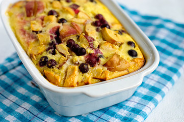 Apple pie with cranberries