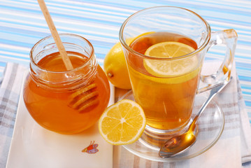 tea with lemon and honey