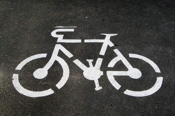 r&eacute;serv&eacute; aux v&eacute;los