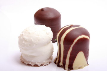 Chocolate covered meringue confection