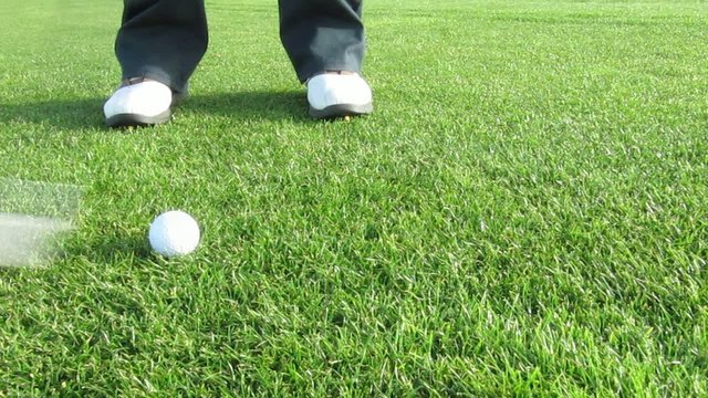 GOLF VIDEO - Chipping in slow motion (Video HD 1280x720)