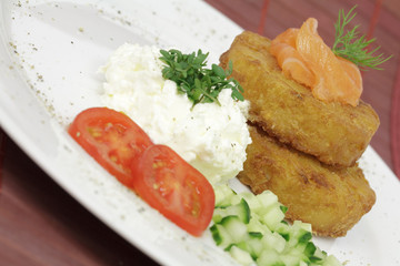 Kartoffelröstis mit Lachs und Frischkäsecreme