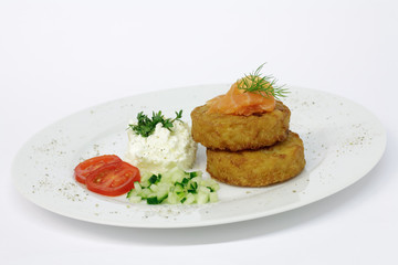 Kartoffelröstis mit Lachs und Frischkäsecreme