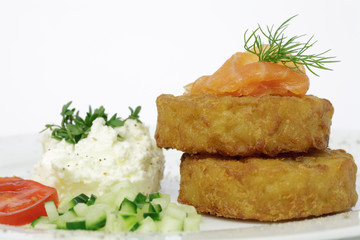 Kartoffelröstis mit Lachs und Frischkäsecreme